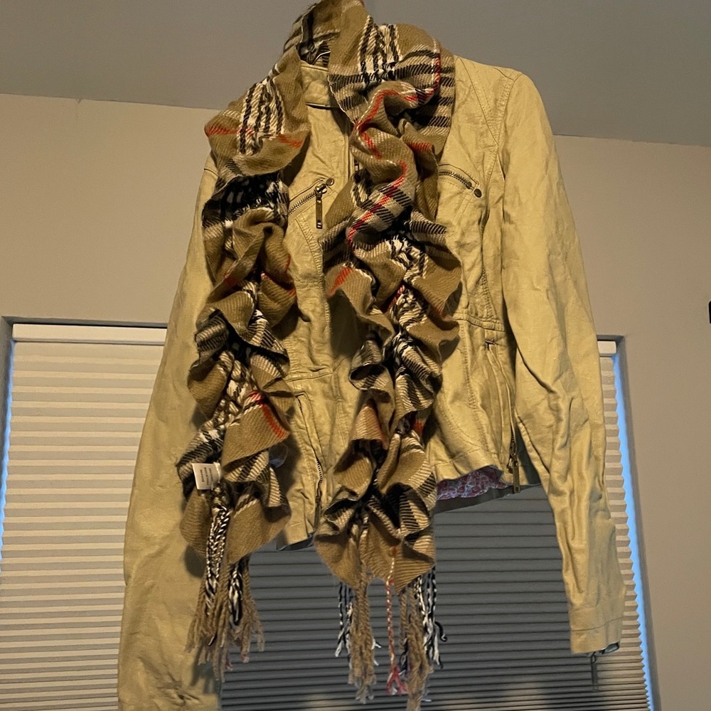 Faux beige leather jacket & pattern ruffle scarf.